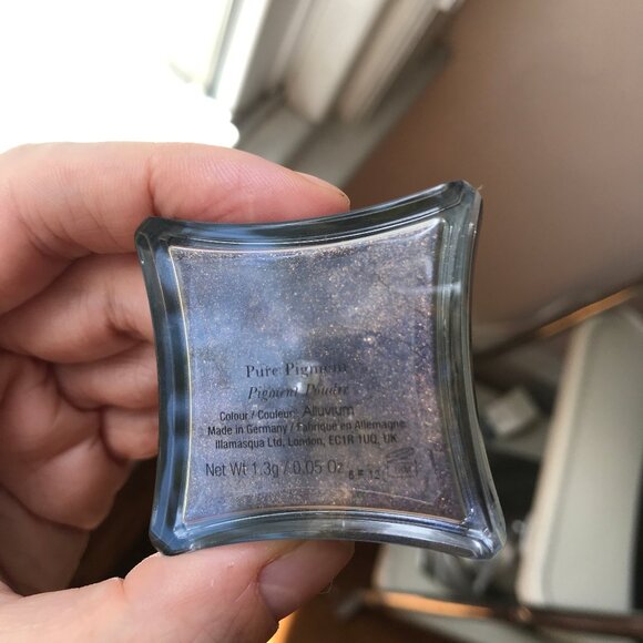 NIB Illamasqua Pure Pigment Eyeshadow in Alluvium - Picture 5 of 12